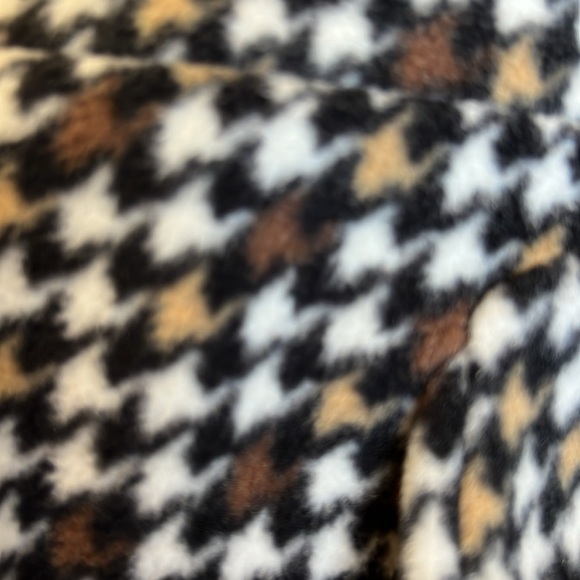 Cool houndstooth print gloves and scarf - Picture 4 of 5